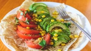 alimentação vegana tomate abacate pão sírio