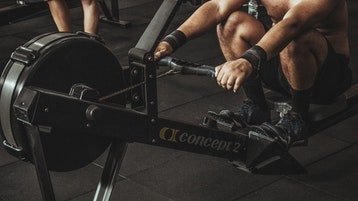 Pessoa treinando crossfit