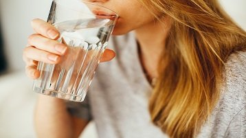 Beber água ajuda a emagrecer?